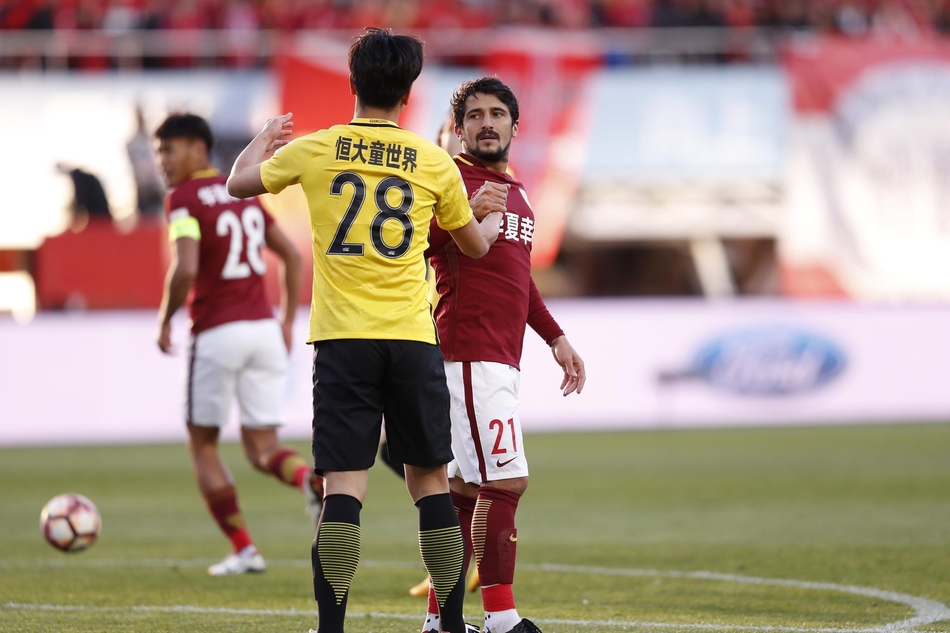 广州恒大客场作战泰国球队，球员状态神秘